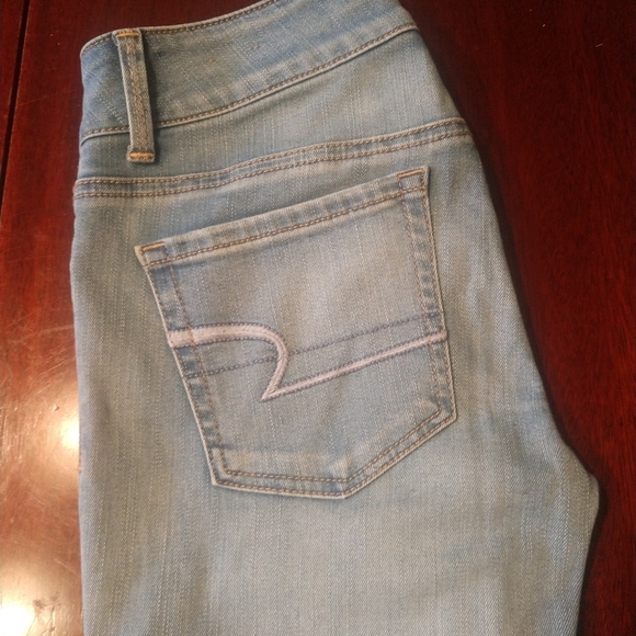 American Eagle Outfitters Artist Crop Jeans Size 4 Like New! - Picture 2 of 6